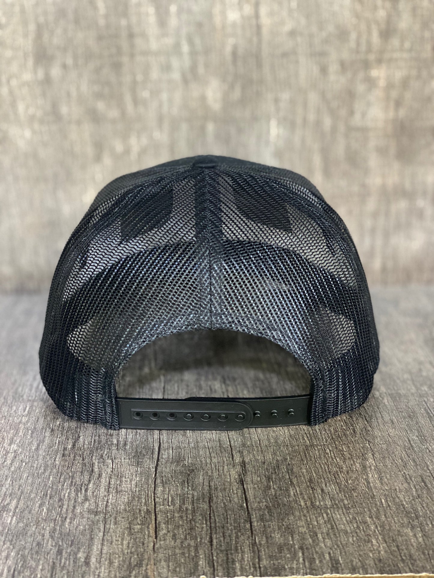 Mahi Trucker Hat in Black