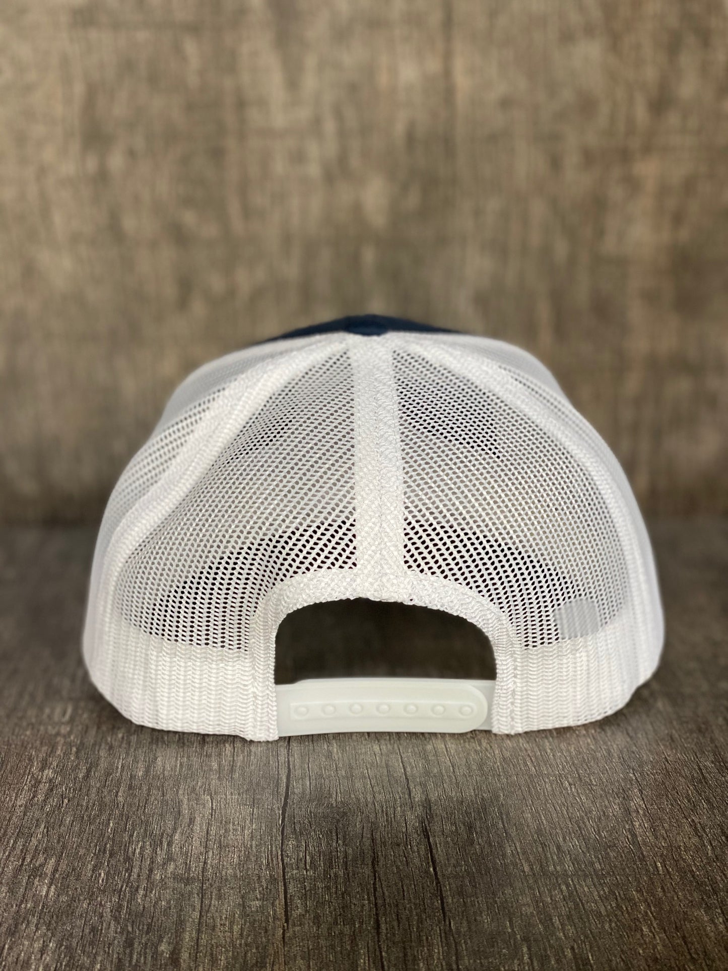 Mahi Trucker Hat in Navy