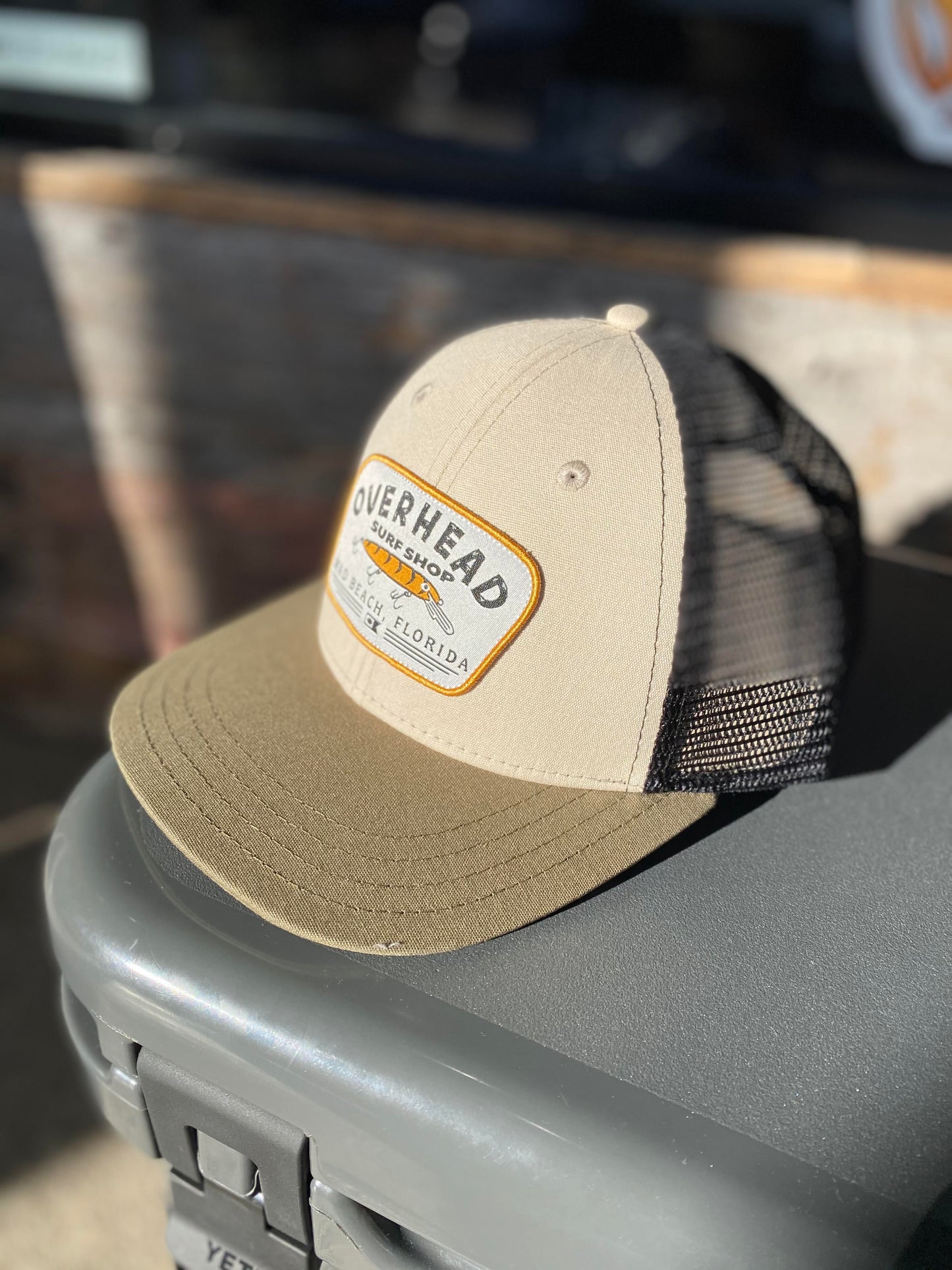 Lure Trucker Hat in Sand/Olive Green