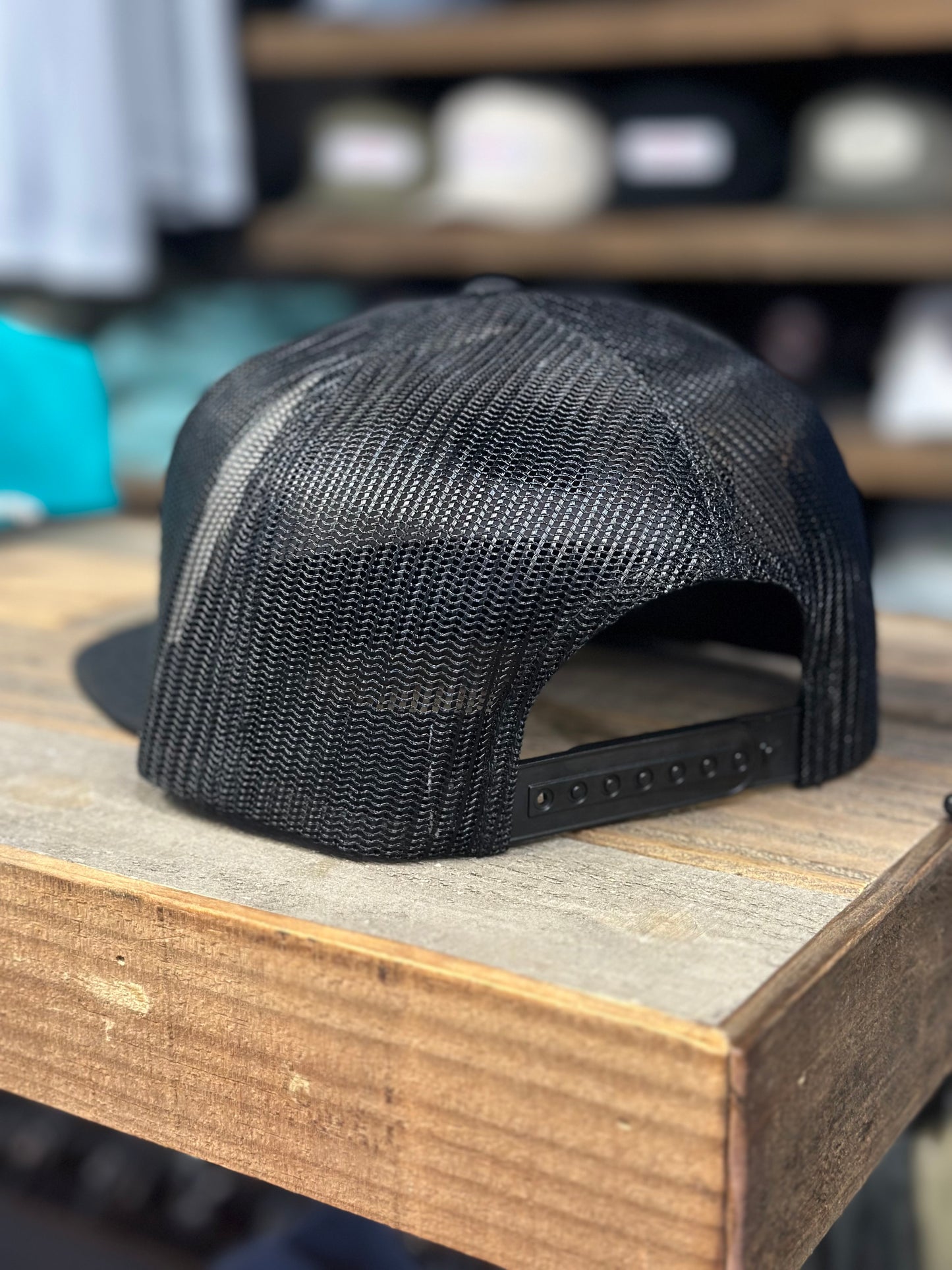 Mountain Wave Trucekr in Black