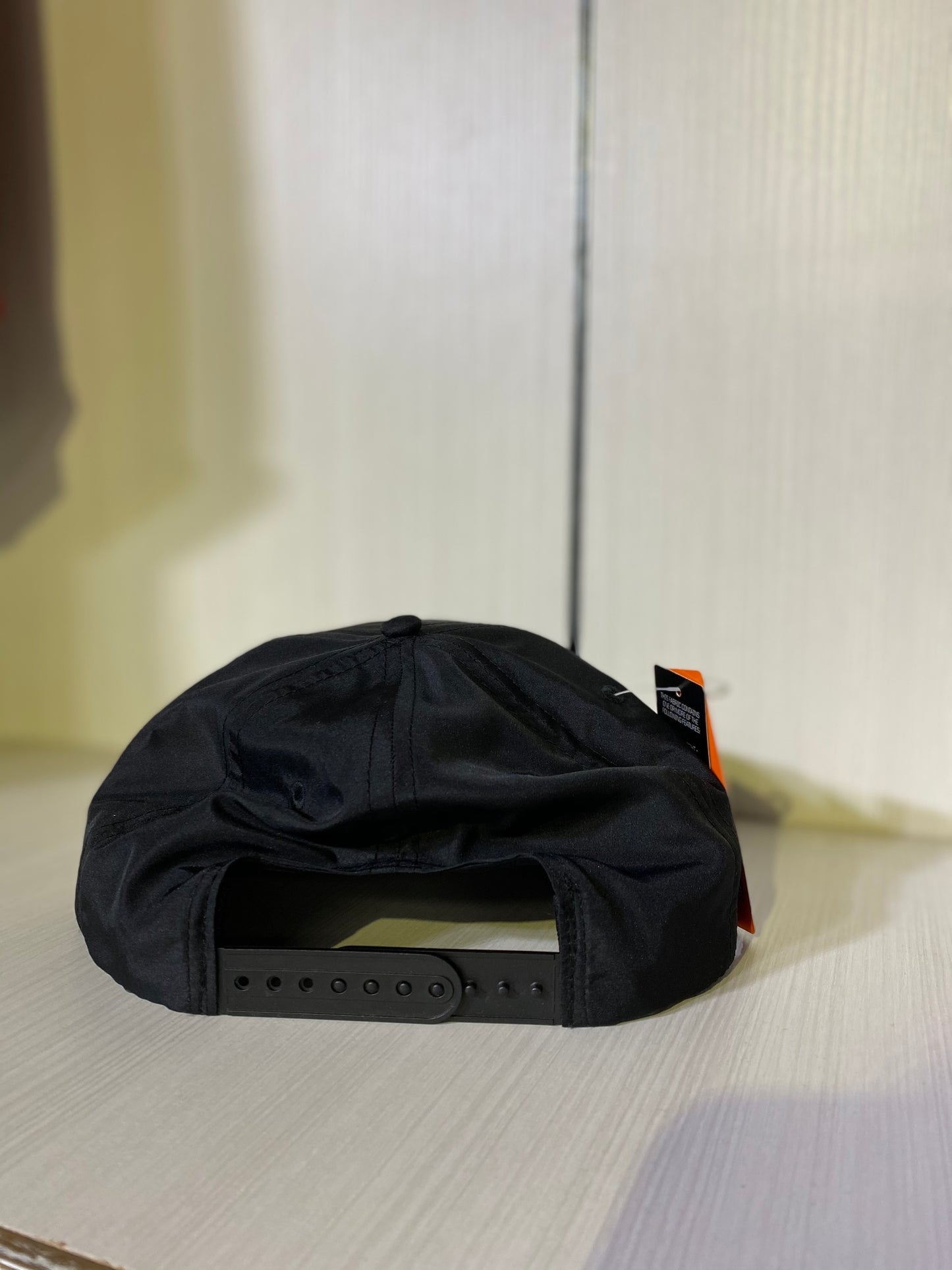 Cross Palm Hat in Black