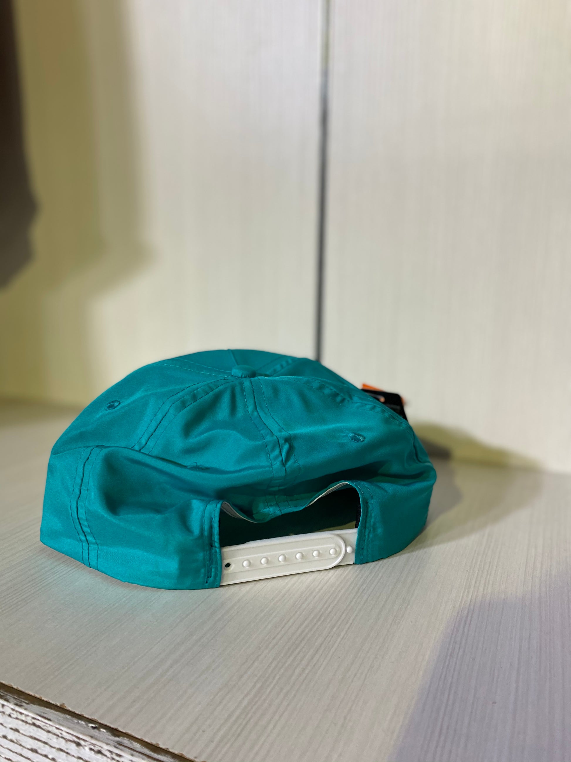Cross Palm Hat in Turquoise